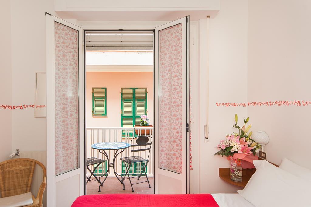 Hotel Giongo Spotorno Ngoại thất bức ảnh