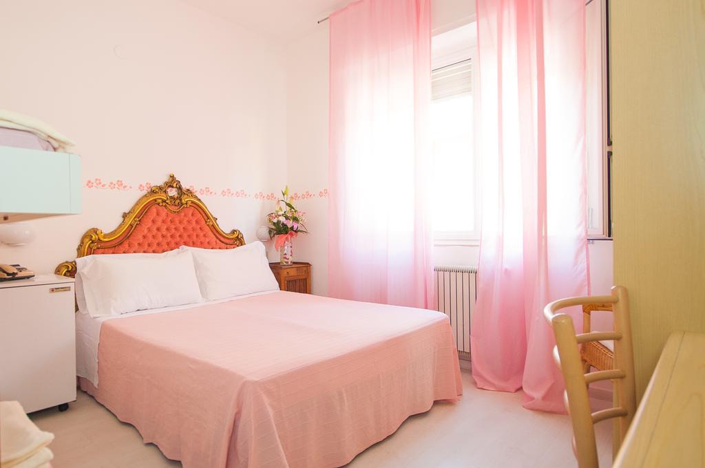 Hotel Giongo Spotorno Ngoại thất bức ảnh