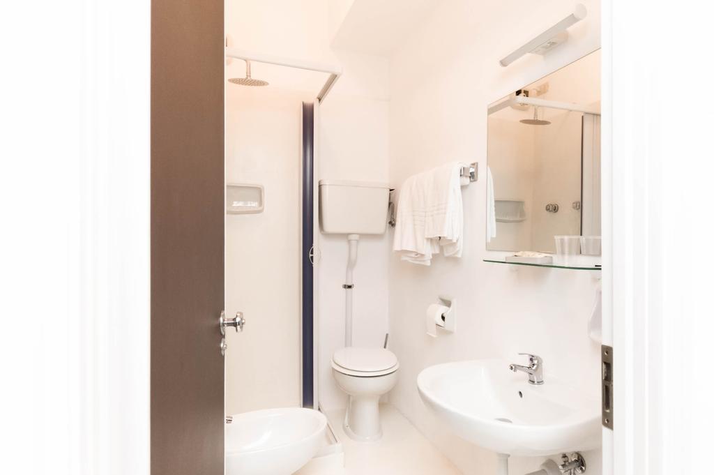 Hotel Giongo Spotorno Ngoại thất bức ảnh