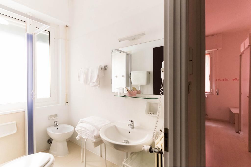 Hotel Giongo Spotorno Ngoại thất bức ảnh